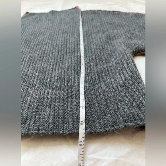 Moth Anthropologie gray short sleeve Mock Neck Contrasting Stitch sweater Size S - Picture 4 of 7